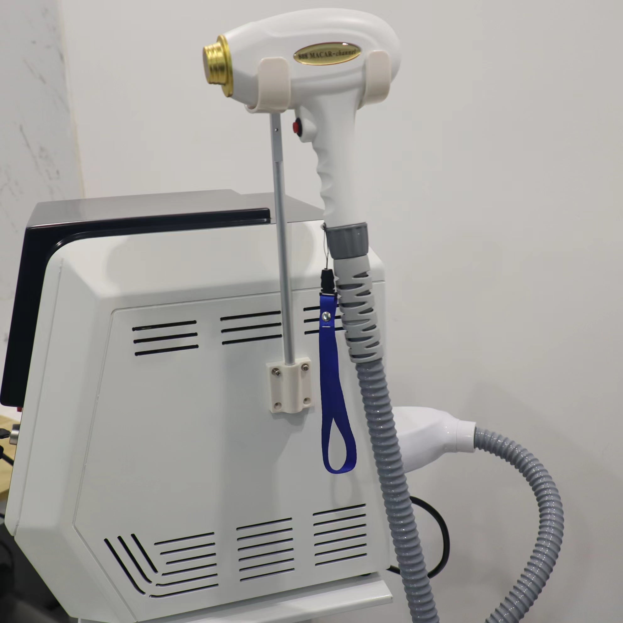 808nm 1064nm 755nm Diode Laser Body Hair Removal Machine Skin Rejuvenation