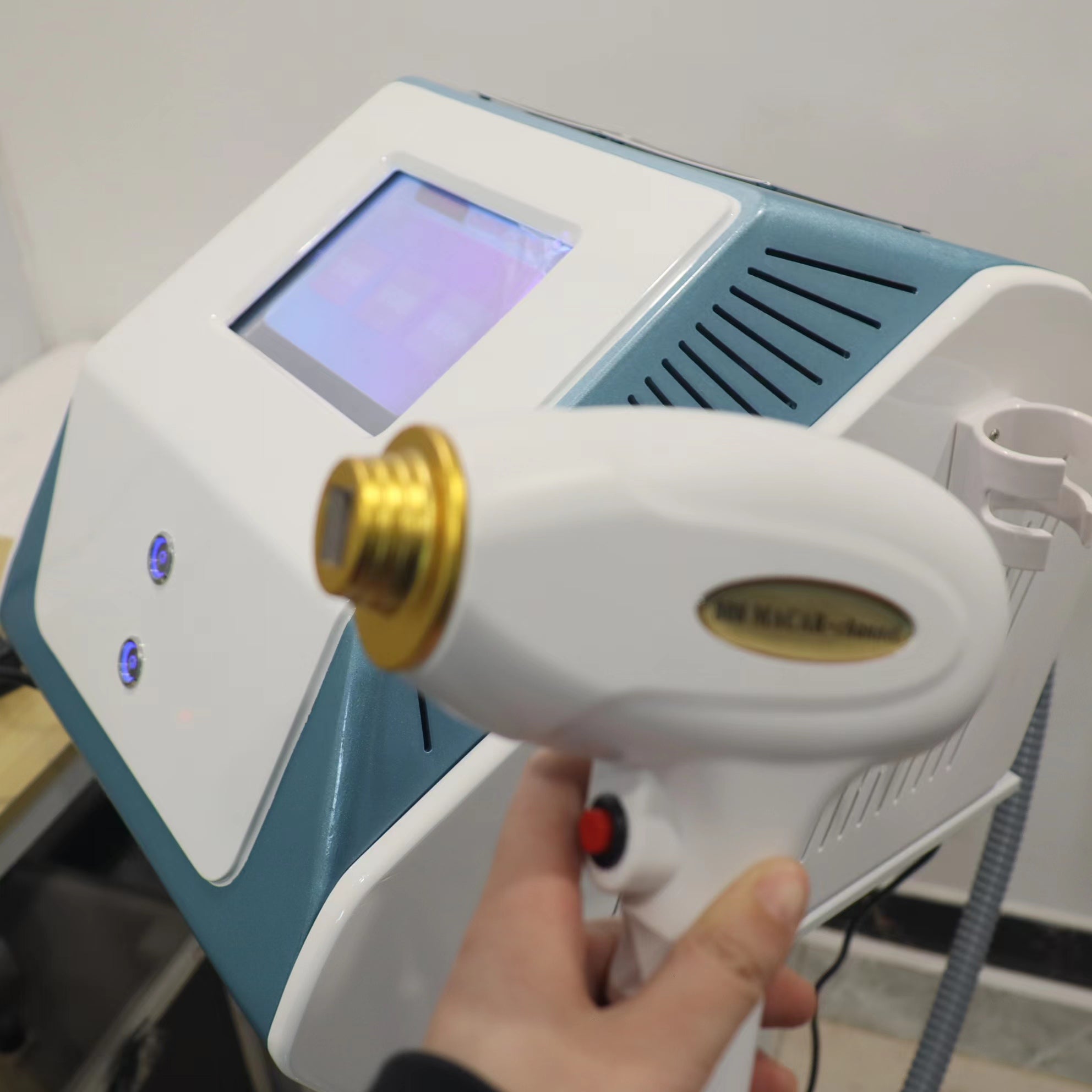 Professional Painless 808nm Hair Removal Machine Permanent 755 808 1064 Epilator