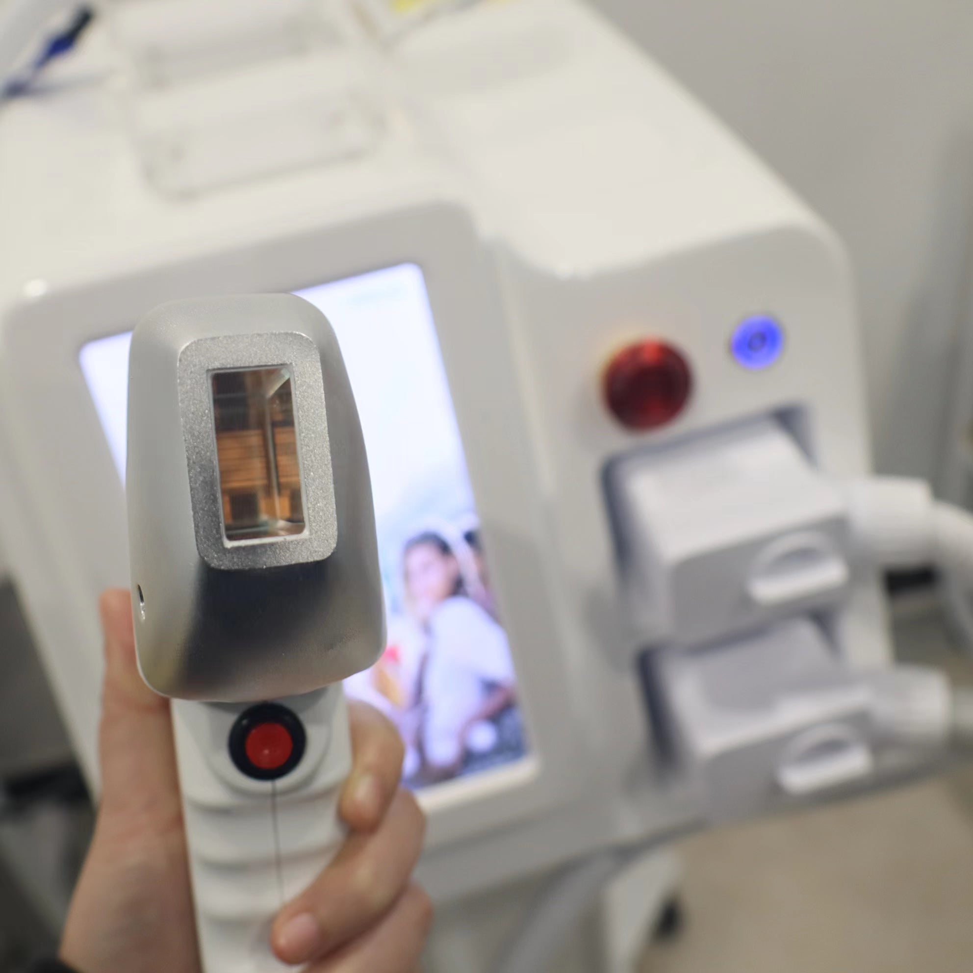 Double Handles Diode Laser 755 808 1064nm Painless Hair Removal Machine All Skin