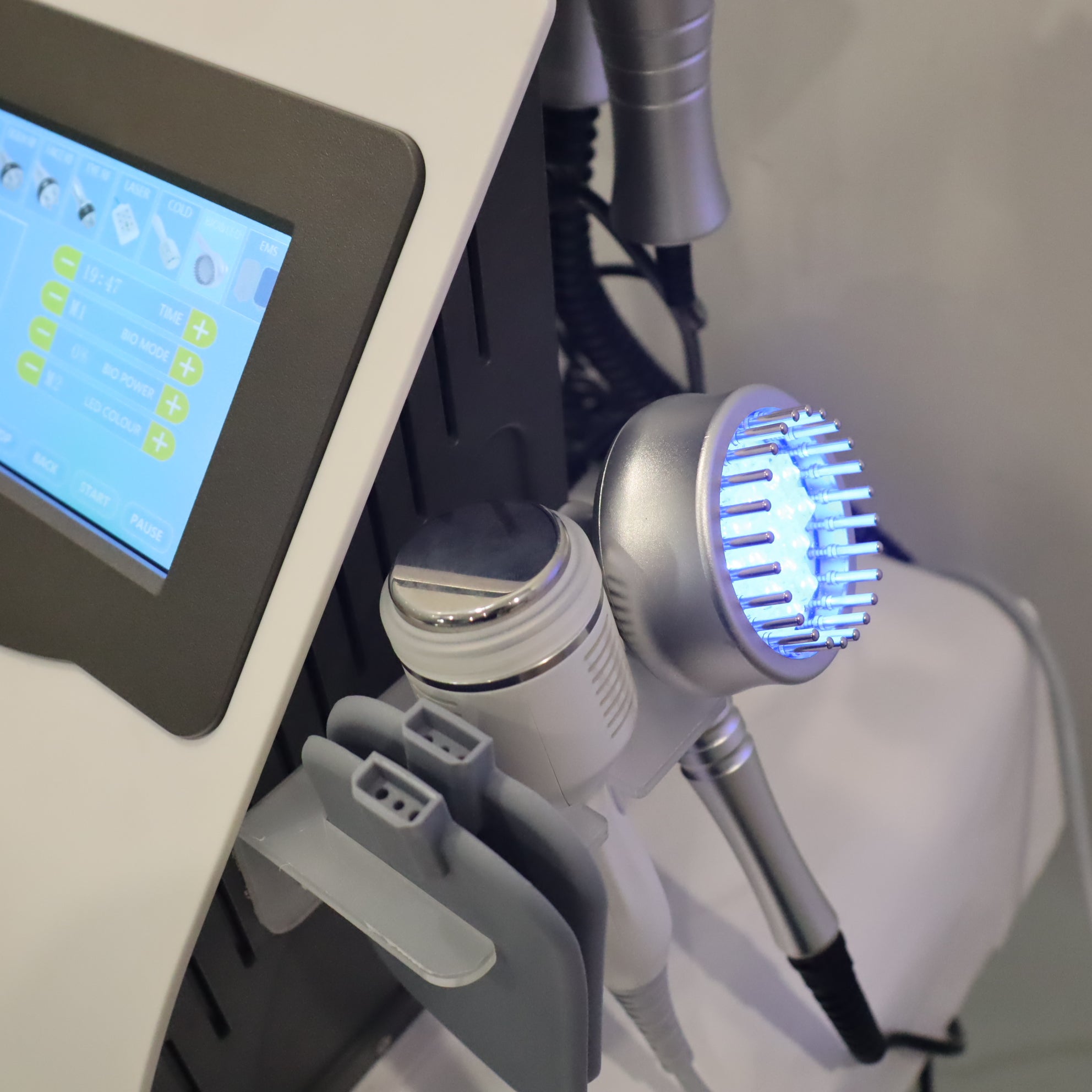 9 In 1 40K Ultrasonic Cavitation Vacuum RF Laser Body Slimming Machine