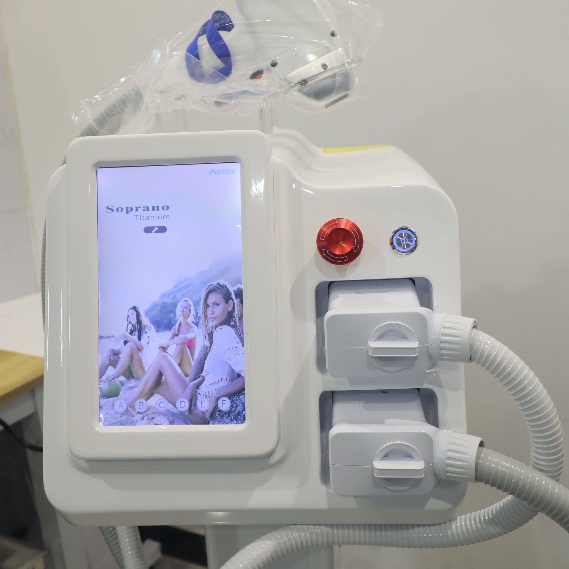 Double Handles Diode Laser 755 808 1064nm Painless Hair Removal Machine All Skin