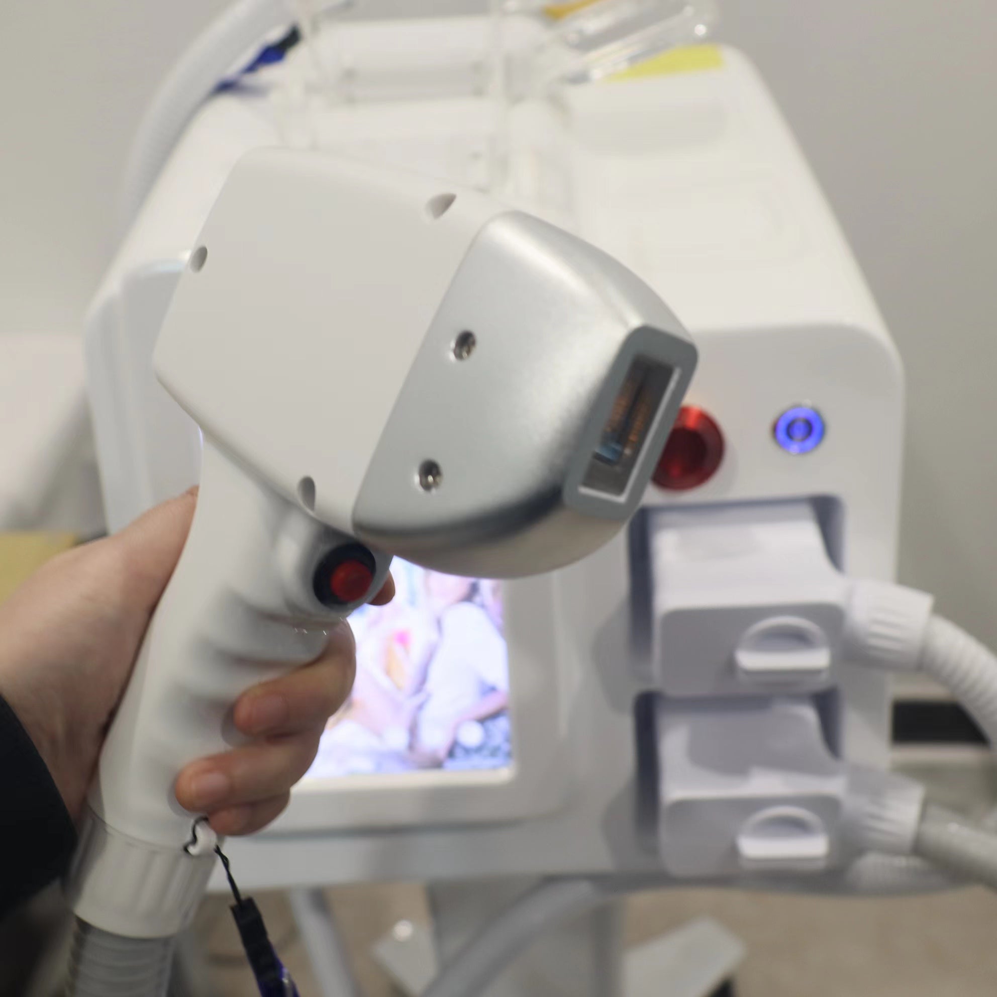 Double Handles Diode Laser 755 808 1064nm Painless Hair Removal Machine All Skin